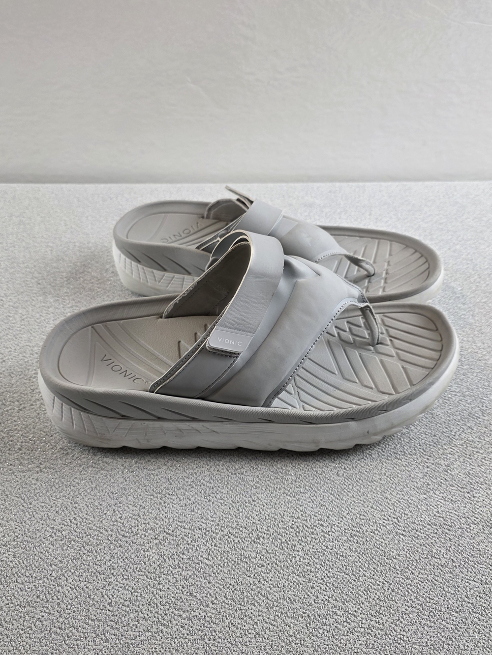 Vionic Restore II Thongs Sandals Grey White Men's 9.5/Wmn's 11